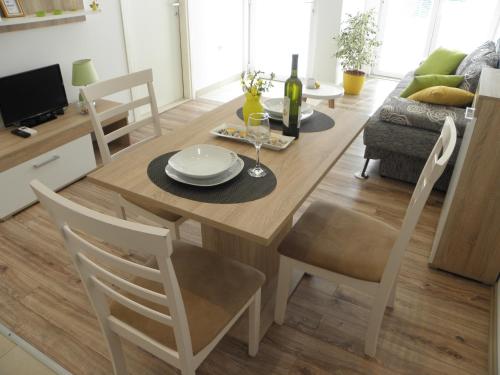 Apartment near center,beach,bus +free parking