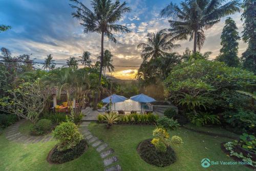 Κήπος έξω από το Treasure of Bali, 3BR villa, infinity pool, staff
