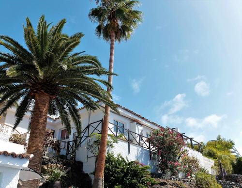 Zdjęcie z galerii obiektu ZenRepublic, your private villa with outdoor jacuzzi & pool with stunning ocean views w mieście Puntillo del Sol