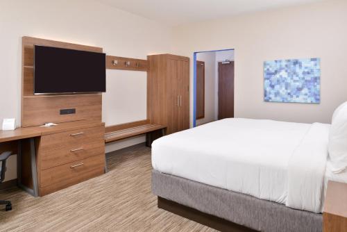 Ένα ή περισσότερα κρεβάτια σε δωμάτιο στο Holiday Inn Express - Early by IHG