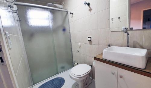 Vonios kambarys apgyvendinimo įstaigoje Apto 2 quartos próximo da Paulista