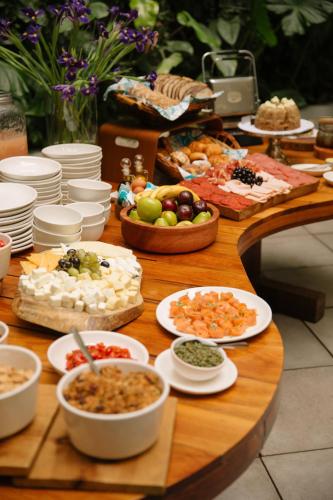 Jídlo v hotelu nebo okolí