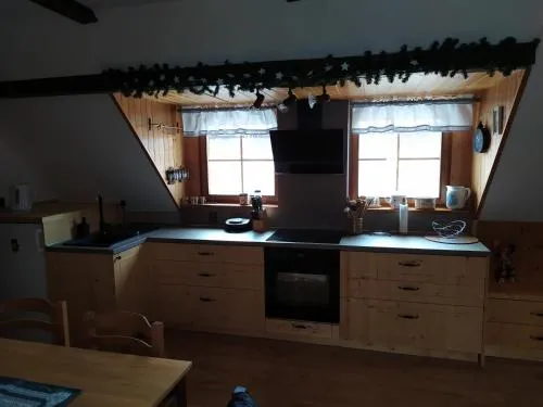 Chalupa za Křížkem picture