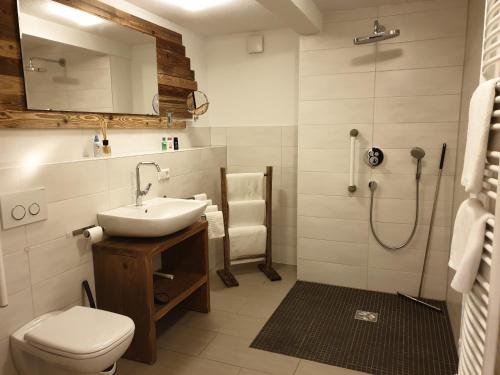 Ett badrum på Ferienwohnung Susi's Daheim bei Europa Park Rust