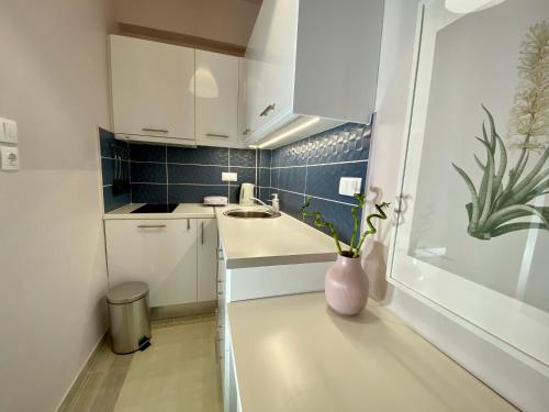 Kúpeľňa v ubytovaní For a genuine Athenian homestay!