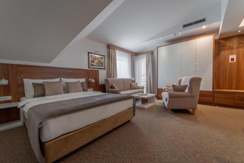 Ένα ή περισσότερα κρεβάτια σε δωμάτιο στο Hotel Mirjana & Rastoke