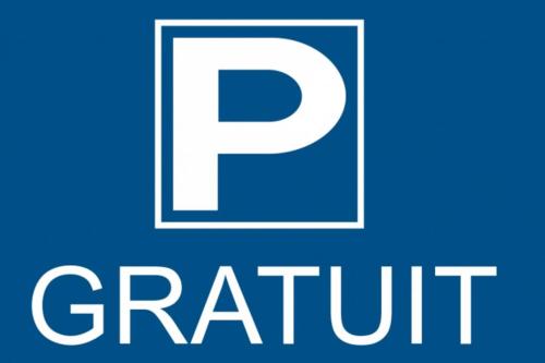 un signe bleu avec la lettre p dessus dans l'établissement Pension Cécilia, à Lourdes