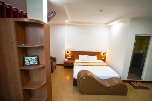 Giường trong phòng chung tại Hanoi Star Hotel
