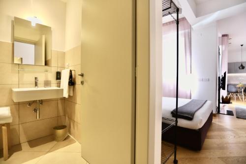 Kamar mandi di Palazzina B - Contemporary Studio