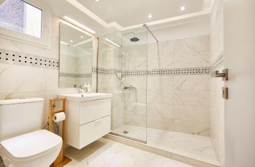 Chloe Boutique Apartments Apollo