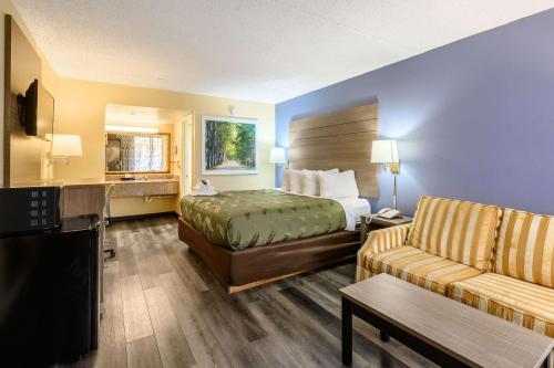 Postel nebo postele na pokoji v ubytování Quality Inn New Orleans I-10 East