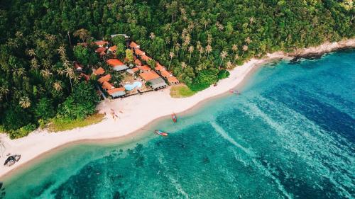 Letecký snímek ubytování Adang Island Resort