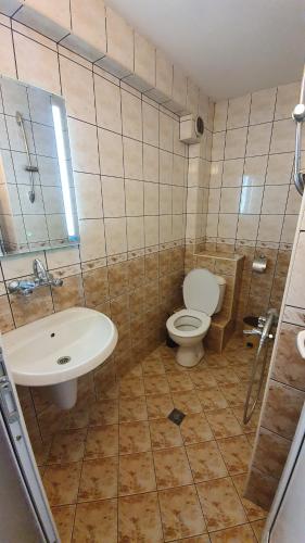 Φωτογραφία από το άλμπουμ του Family Hotel The Rocks σε Belogradchik
