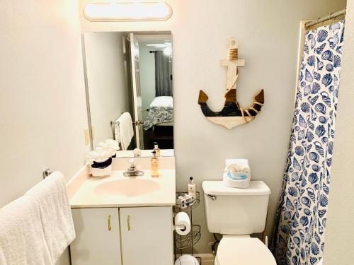 A bathroom at Just Updated - Beachfront Ocean view, 19th Floor