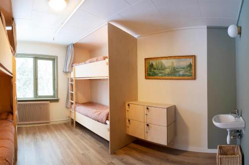 Imagem da galeria de FURU Hostel & Café em Bøstad