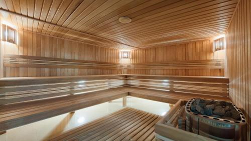 an empty pool in a wooden sauna at Vele Rosse Hotel, business & leisure in Odesa