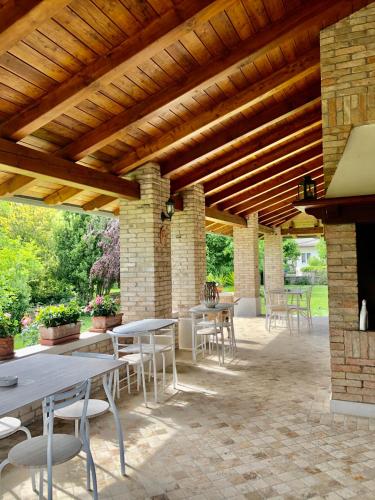 B&B la Serenissimaにあるレストランまたは飲食店