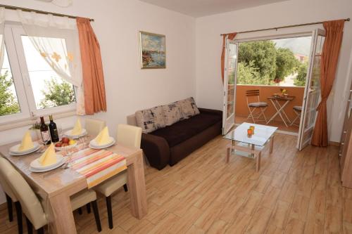 Apartments Ćurković (Orebić - Dalmatia)