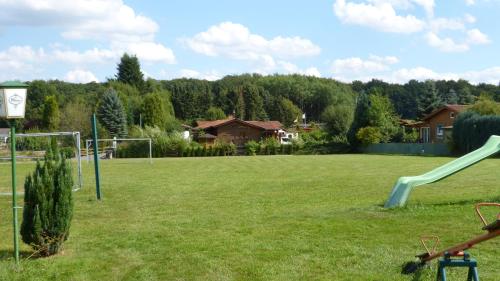 Taman di luar Hotel Alte Viehweide