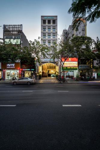 Supermercado u otro tipo de tienda en el hotel o alrededores