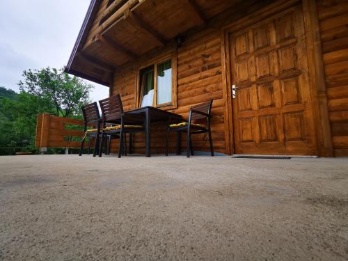 Φωτογραφία από το άλμπουμ του Wooden House "Una" σε Kulen Vakuf