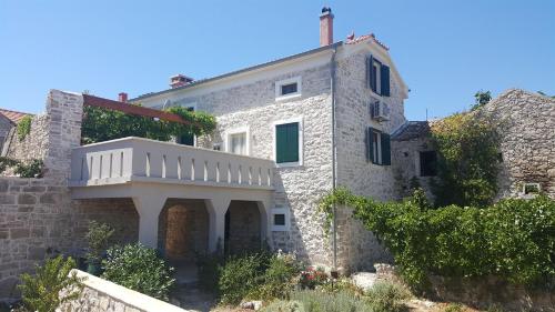 House Tkon