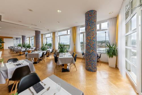 Hotel Oleander - Oleander Resort tesisinde bir restoran veya yemek mekanı