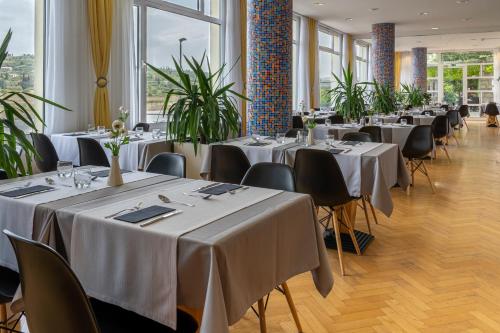 Restavracija oz. druge možnosti za prehrano v nastanitvi Hotel Oleander - Oleander Resort