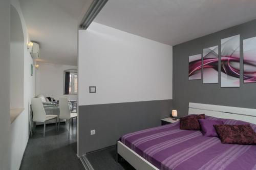Posteľ alebo postele v izbe v ubytovaní Apartment Tudor