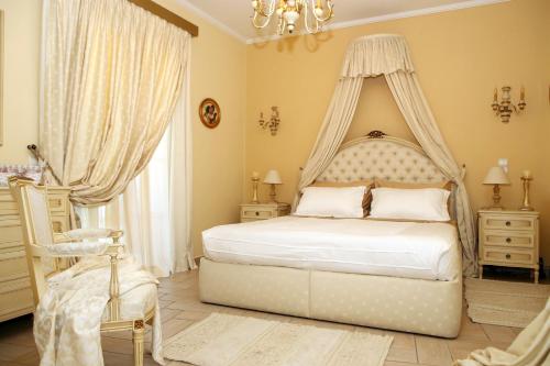 Ένα ή περισσότερα κρεβάτια σε δωμάτιο στο Chris Villa