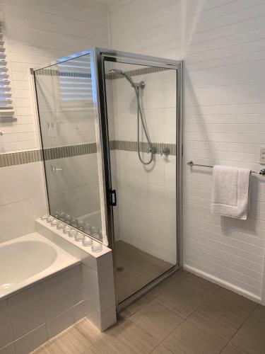 Ein Badezimmer in der Unterkunft Short Stays Gippsland (Newborough)