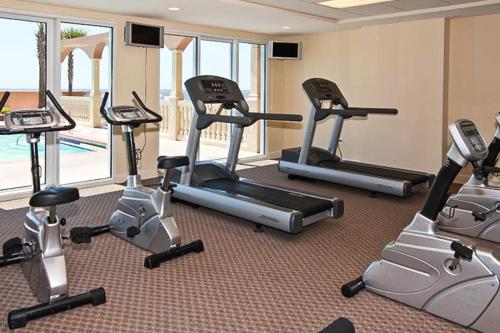 The fitness centre and/or fitness facilities at Sunrise Beach Resort III