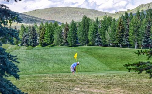 Elkhorn Springs Getaway – Photos 2