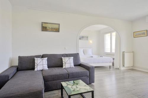 Large studio design w balcony at the heart of Biarritz - Welkeys