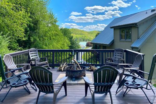Luxe Timber Frame Cabin with South Holston Lake View