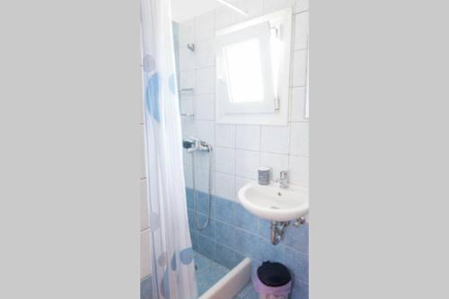 Esthir s guest house- sea view