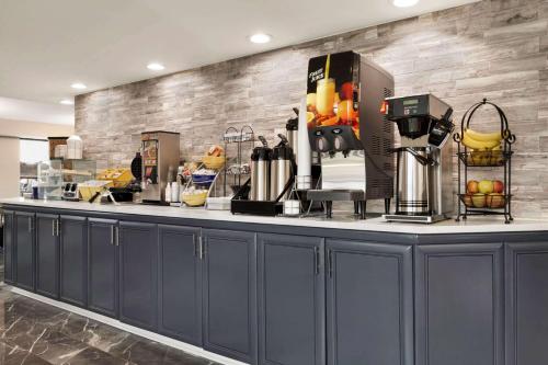 Kemudahan buat kopi dan teh di Days Inn by Wyndham Rock Hill