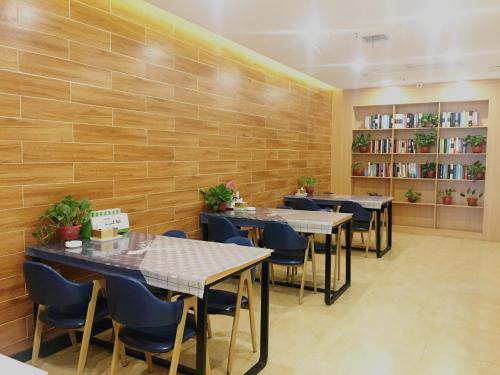 Restaurace v ubytování 7Days Premium Changsha Environmental Science and Technology Park University of Technology Yuntang Campus Branch