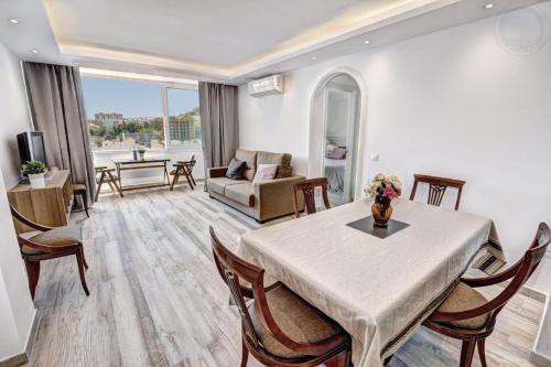 Benalmádena Apartamento amplio, soleado y con vista panorámica a 400 metros de la playa