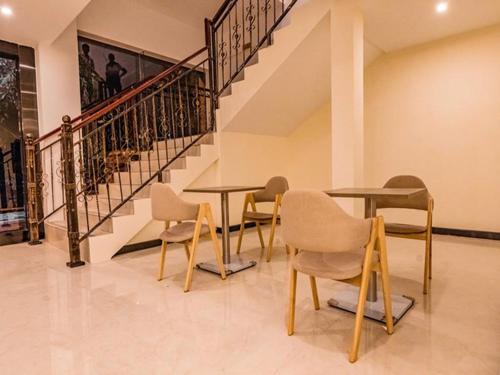 Ruang duduk di 7Days Premium Chengdu Giant Panda Base Sanhechang Subway Station Branch