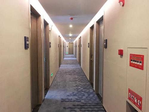 Φωτογραφία από το άλμπουμ του 7Days Premium Dongguan Fenggang Yongsheng Street Branch σε Tiantangwei