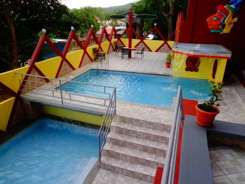 Вид на бассейн в Hotel Maya Vista или окрестностях