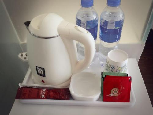 Kavos ir arbatos ruošimo rinkinys apgyvendinimo įstaigoje 7Days Inn Yancheng Shanggang Transport Station Jinse Jiayuan Branch