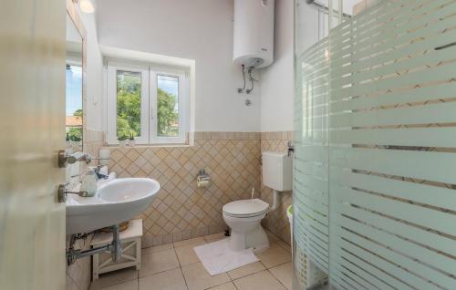 Ένα μπάνιο στο Stone House - Villa Zita with Private Pool