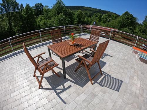Divača, Vila Srebrnaにあるバルコニーまたはテラス