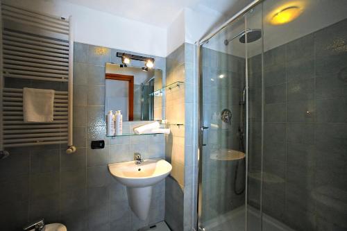 Bathroom sa La Casa di Mattoni by Wonderful Italy