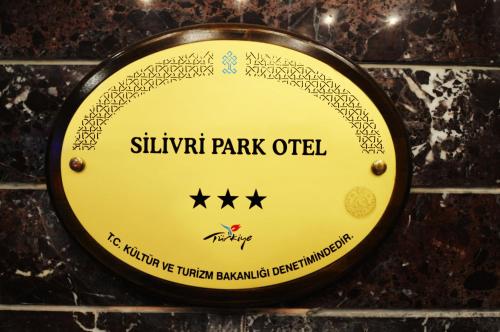 Un certificado, premio, letrero u otro documento en Silivri Park Hotel