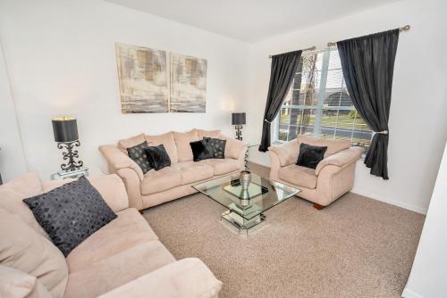 Disney Dream with Hot Tub, Pool, Xbox, Games Room, Lakeview, 10 min to Disney, Clubhouse photo 32