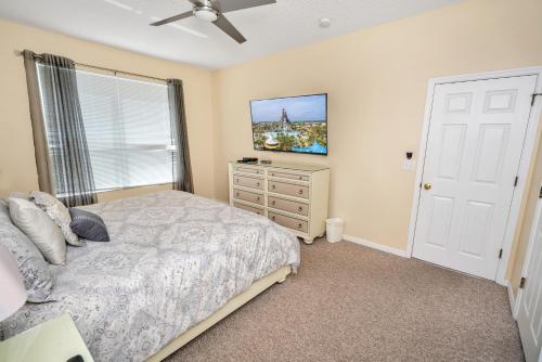 Disney Dream with Hot Tub, Pool, Xbox, Games Room, Lakeview, 10 min to Disney, Clubhouse photo 34