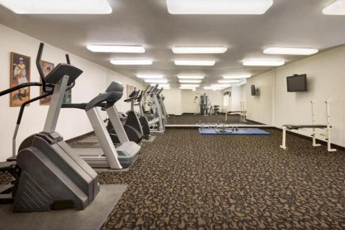 Fitness centrum a/nebo fitness zařízení v ubytování Travelodge by Wyndham Alpine